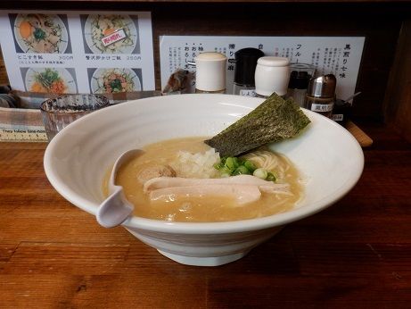 「濃厚鶏白湯そば～煮干し合わせ～」@麺屋 ゆるり。の写真