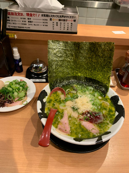 「翠賀正」@神戸豚骨らーめん 賀正軒 三宮店の写真