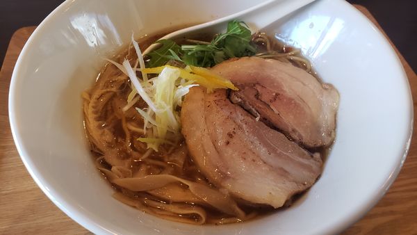 「旨味醤油らぁ麺 ゆず風味」@Life is beautiful らぁ麺 & Cafe'barの写真