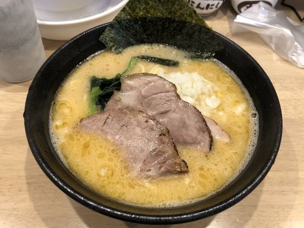 「豚骨醤油ラーメン ￥780」@とんこつラーメン凰櫻の写真