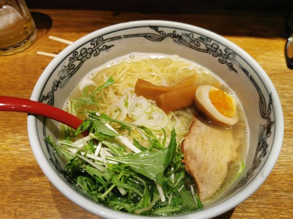 「塩煮干しラーメン」@麺や 六三六 姫路店の写真