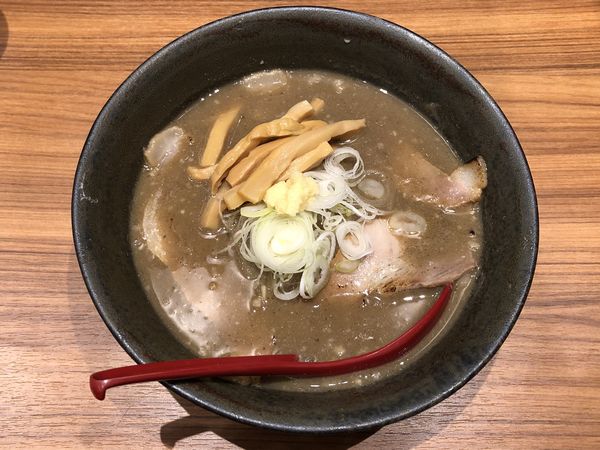 「にぼしらーめん（並）　￥８２０」@にぼしらーめん88 アスナル金山店の写真