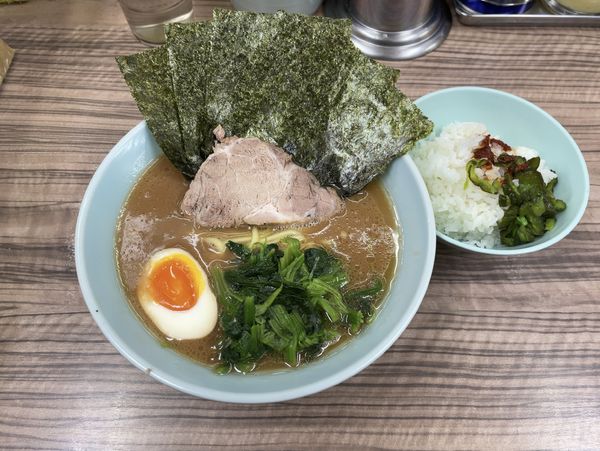「本店ラーメン」@横浜ラーメン 武蔵家 中野本店の写真