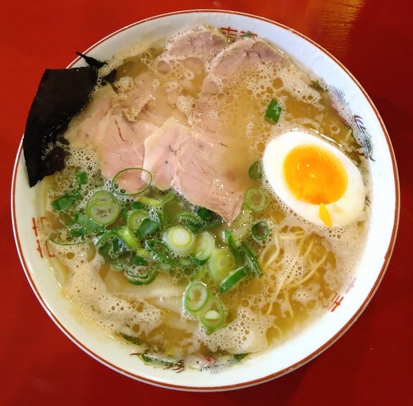 「ラーメン＋替玉」@中洲屋台 長浜ラーメン 初代 健太の写真