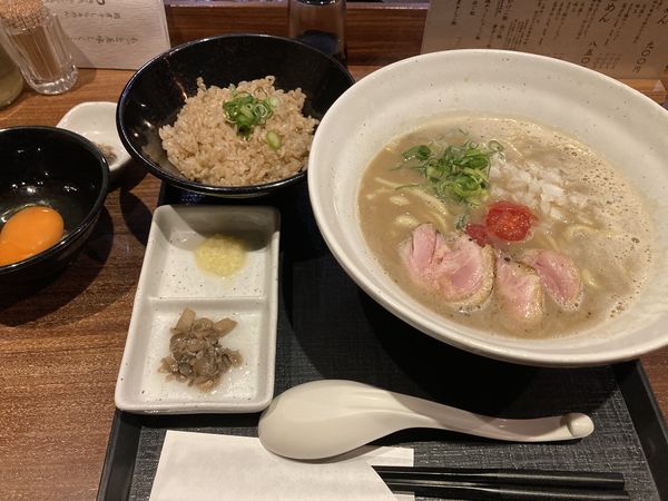 「鶏煮干しらぁめん＋煮干しごはん」@麺や いま村の写真