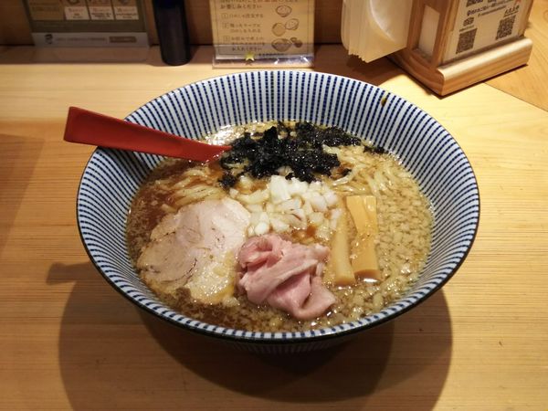 「背脂醤油らーめん」@焼きあご塩らー麺 たかはし 上野店の写真