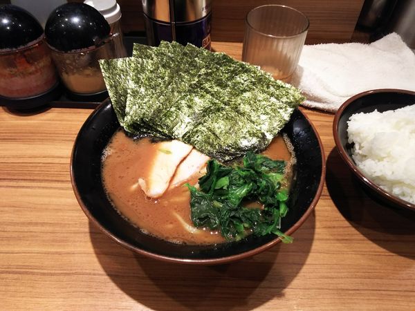 「ラーメン脂多 海苔 ご飯」@横浜家系らーめん 輝道家の写真