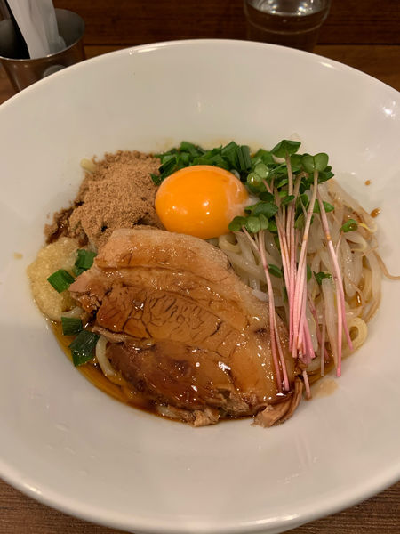 「肉厚チャーシューまぜそば」@ラーメン ロケットキッチンの写真