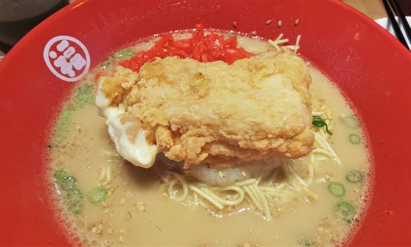 「特製ラーメン+唐揚げ×2+替え玉」@豚骨らーめん 福の軒 秋葉原店の写真
