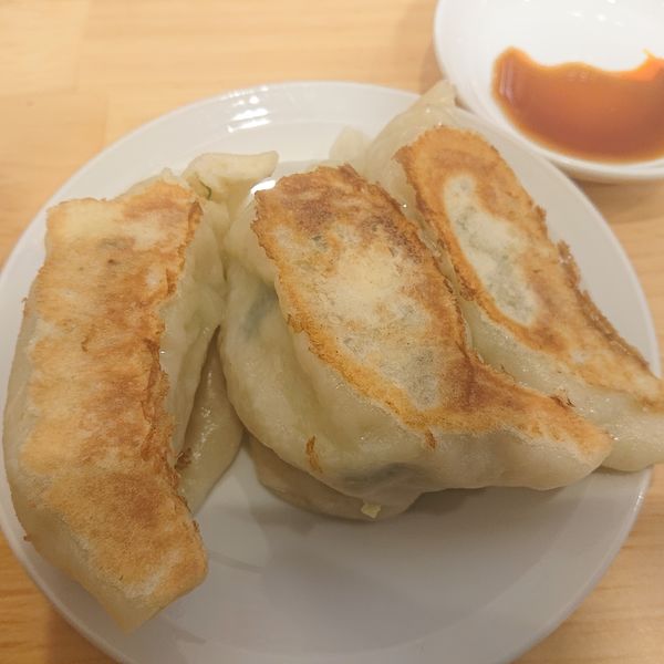 「ごまちゃーしゃーめん(吊るし焼き)1060円餃子3ヶ300円」@一乃胡の写真