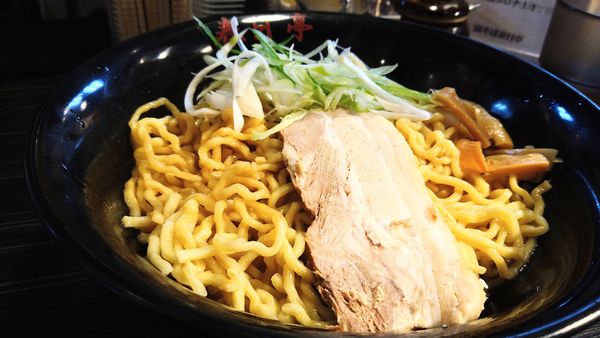 「醤油油そば大盛り」@油そば専門店 春日亭 明大前店の写真