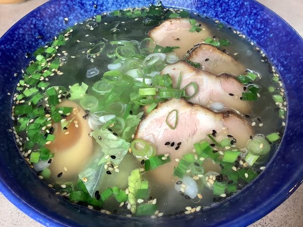 「塩チャーシューメン　950円」@麺や品の写真