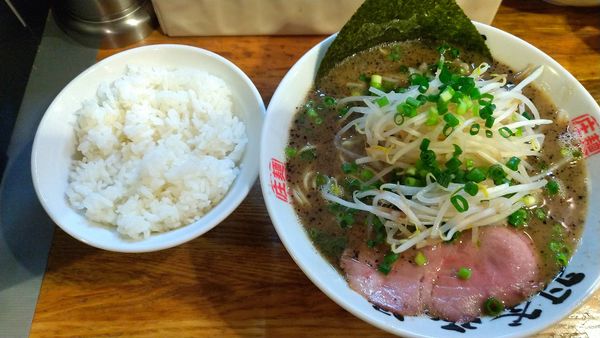 「庄太ブラック850円+半ライス150円」@麺屋 庄太 六浦本店の写真