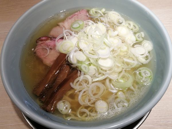 「中華そば¥850＋ネギ増し（クーポン）」@まるえ中華そばの写真