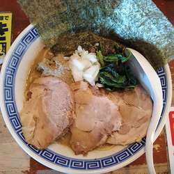 極上！煮干豚骨ラーメン（中盛、硬め）