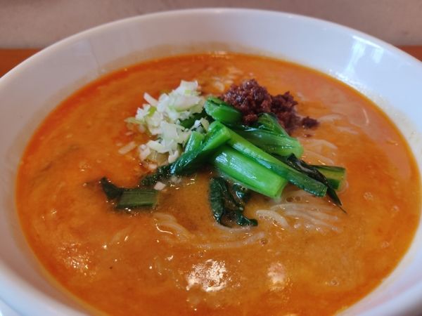 「四川担々麺（900円）＋ゴマ団子（380円）」@中華キッチン ぐらの写真