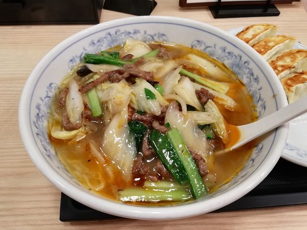 「牛肉あんかけラーメン　期間限定」@ぎょうざの満洲 小江戸館の写真