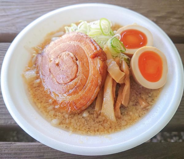 「しょうゆらーめん」@ブーブーキングの写真