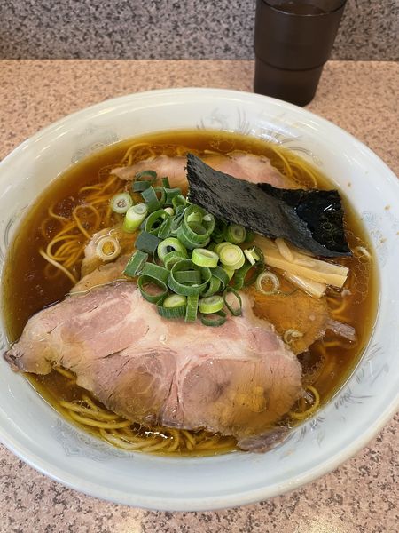 「醤油チャーシューラーメン大盛」@ラー麺専門店 こしがやの写真