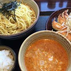 つけタンタンめん餃子セット990円