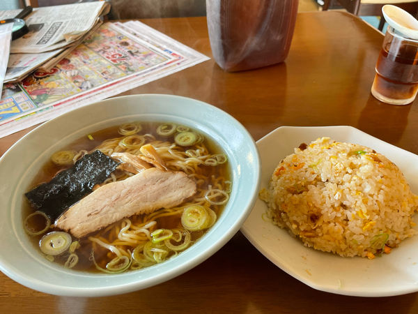 「ラーメン小炒飯セット1000円(塩)→900円(醤油)」@青葉亭の写真
