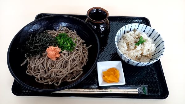 「そばセット（冷）」@道の駅 湯の川の写真