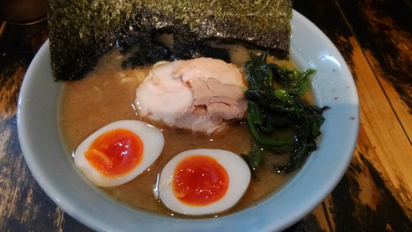 「味玉ラーメン」@らーめんありがた家の写真