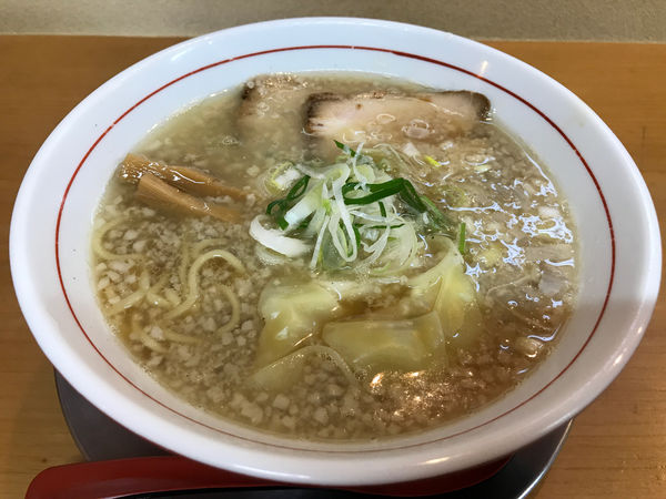 「【限定】背脂中華そば　750円」@ラァメン ぼーんずの写真