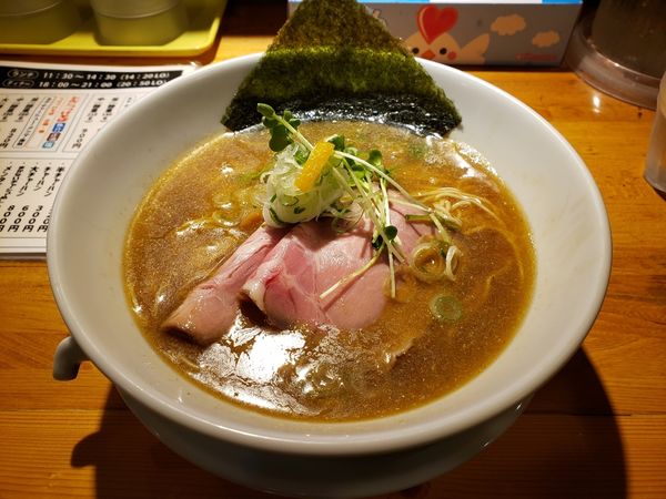 「煮干し中華、醤油」@中華そば専門 めんやいただきの写真