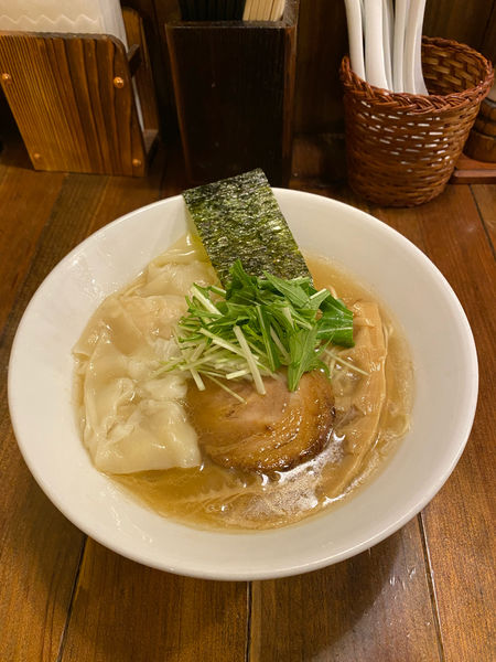 「わんたん塩そば」@武麗舞の写真