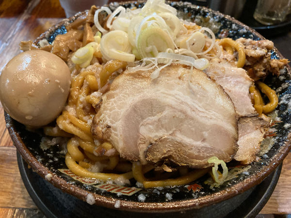 「爆盛り油々麺」@らーめん 平太周 味庵の写真