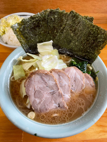 「中盛りチャーシュー　海苔　小ライス」@捲り家の写真