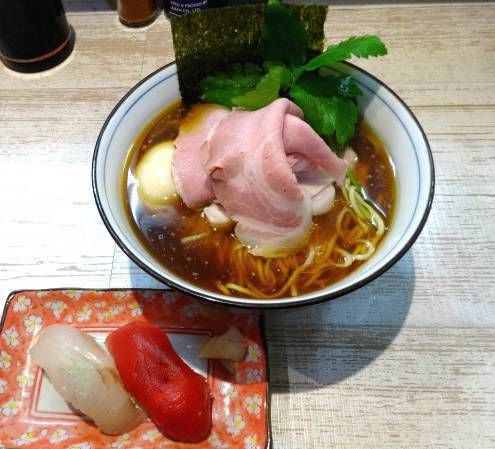 「特製四つ葉そば(1,150円)，本日のにぎり(380円)」@中華そば 四つ葉の写真