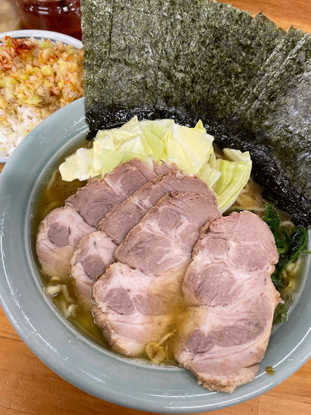 「中盛りチャーシュー　小ライス　海苔増し」@捲り家の写真