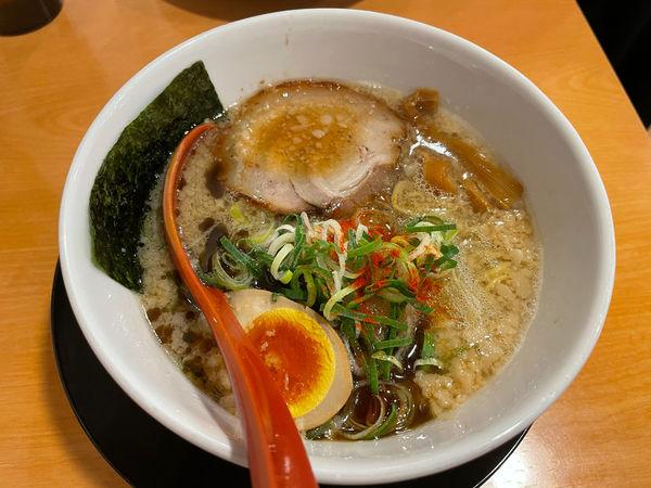 「背脂ちゃちゃ醤油」@燕 ドリームプラザ店の写真