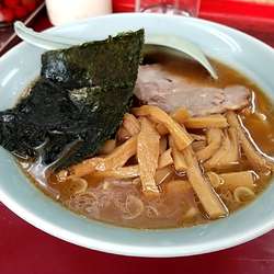 醤油ラーメン（６５０円）