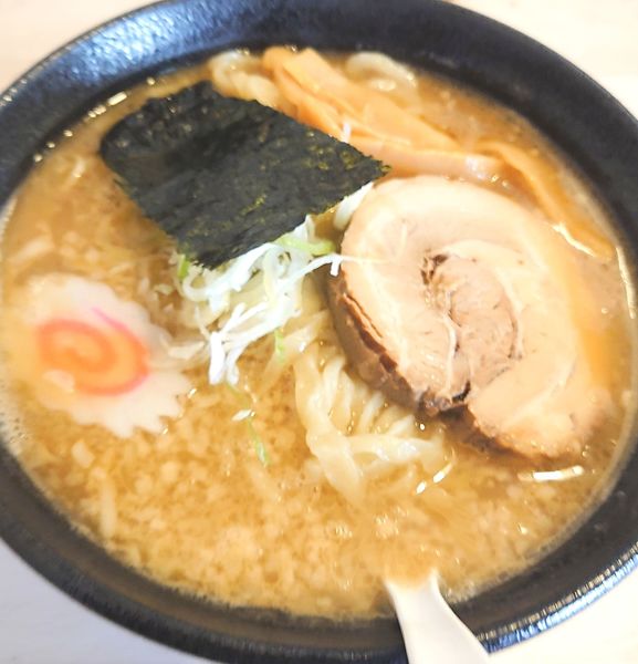 「こってり醤油ラーメン　700円　背脂増し0円」@佐野青竹手打ちラーメン いしかりの写真