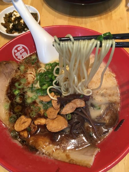 「黒マー油ラーメン600円替玉100円」@豚骨らーめん 福の軒 秋葉原店の写真