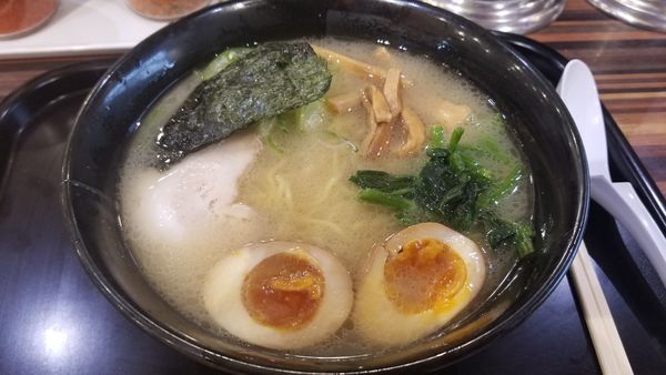 「あご白湯らーめん」@フードコート山美湖の写真