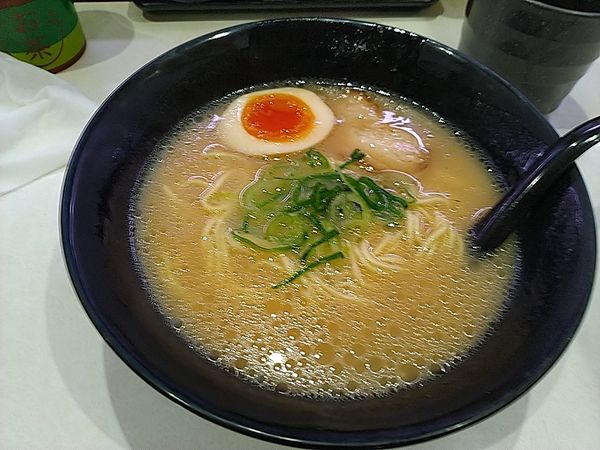「博多とんこつラーメン」@はま寿司 川越上寺山店の写真