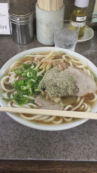 「中華うどん大盛とろろ昆布」@つたふじ 福山支店の写真