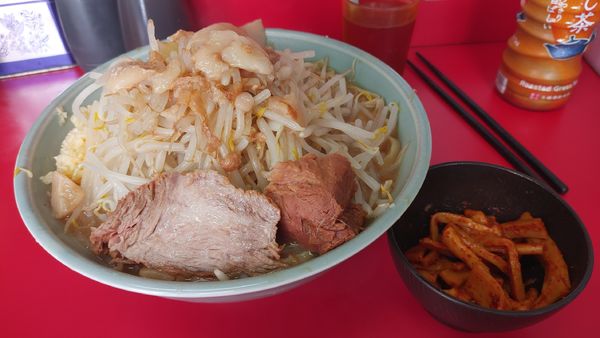 「大ラーメン・メンマ（全部マシマシ）￥１０００」@ラーメン二郎 新宿歌舞伎町店の写真