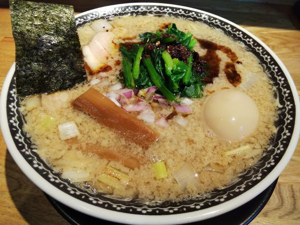 「【限定】背脂拉麺　～ポルチーニ茸と昆布の出汁～　＋味玉：㋚券」@麺肴 ひづきの写真
