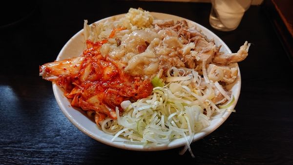 「あの豚 ニンニク少し アブラ 麺少なめ」@豚星。の写真