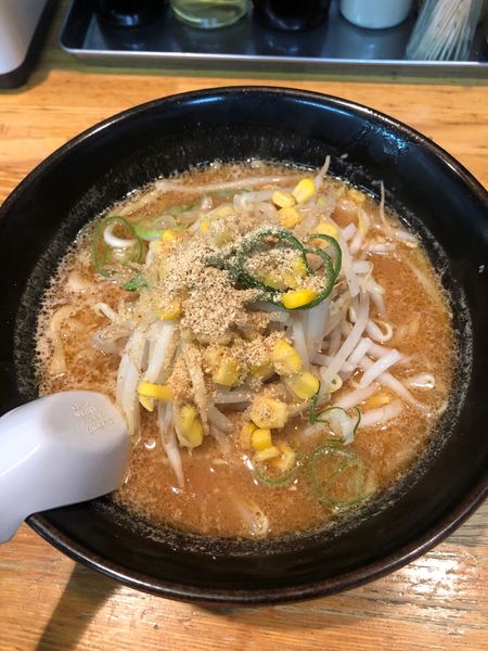 「黒こく味噌らーめん」@らーめん道 黒こくやの写真