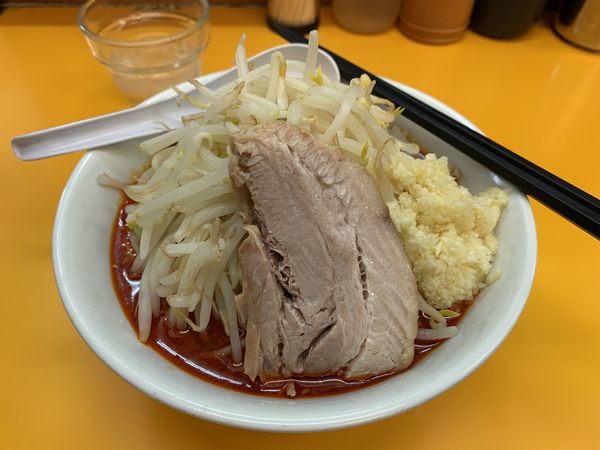 「ミニラーメン650円+旨辛（大辛）30円+野菜+ニンニク増し」@ラーメンエース 八王子店の写真
