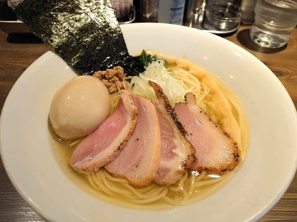 「特製鴨出汁塩そば」@鴨出汁中華蕎麦 麺屋yoshikiの写真