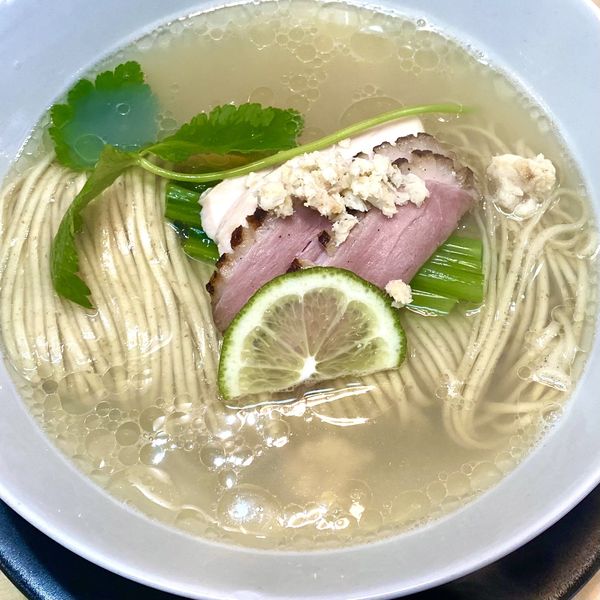 「塩中華蕎麦＋アサヒスーパードライ中瓶」@中華蕎麦 鳴神食堂の写真