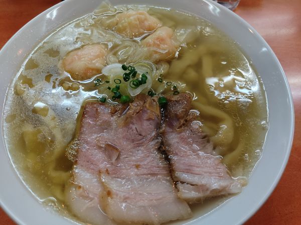 「海老ワンタンメン塩900円大盛り50円」@日陰の写真