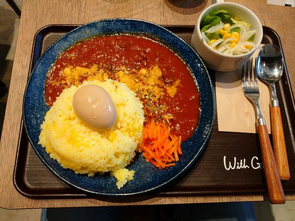 「スパイシートマトカレー（900円くらい）」@WithGreen Grill&Salad 大崎ガーデンタワー店の写真